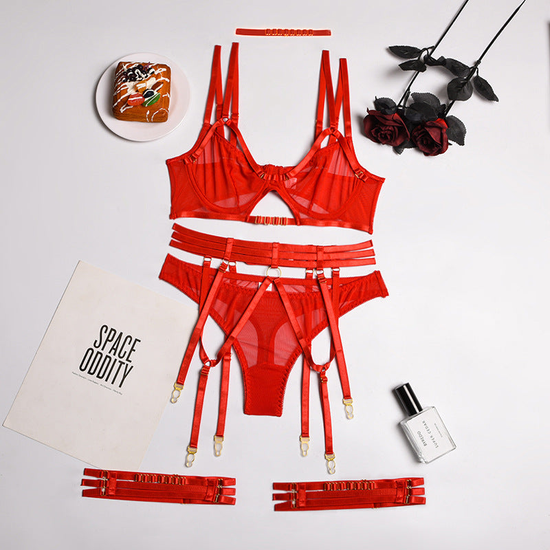 ENSEMBLE LINGERIE A DECOUPES