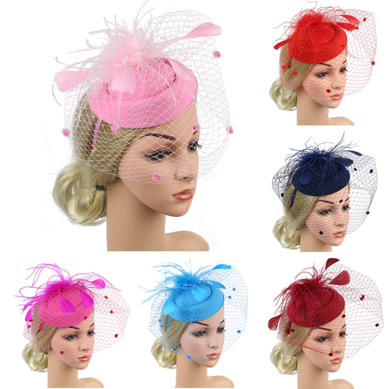CHAPEAU DE PLUMES AVEC RESILLE