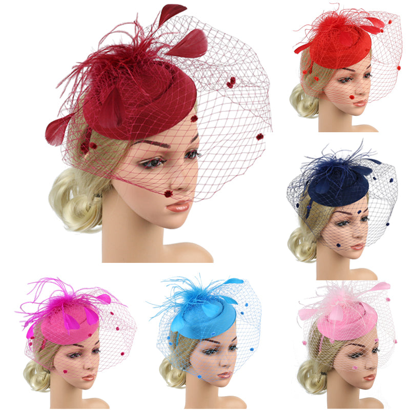 CHAPEAU DE PLUMES AVEC RESILLE