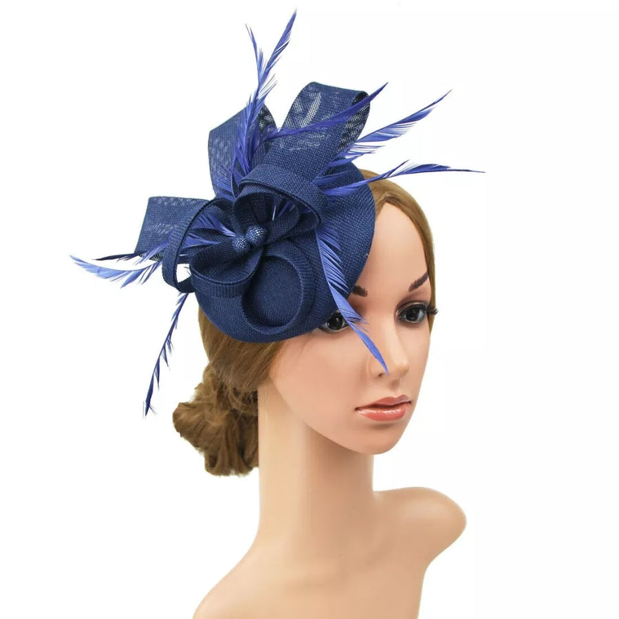 CHAPEAU DE SOIREE ORNÉ DE PLUMES