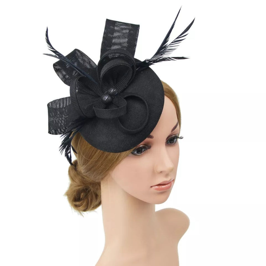 CHAPEAU DE SOIREE ORNÉ DE PLUMES