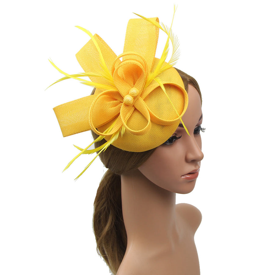 CHAPEAU DE SOIREE ORNÉ DE PLUMES