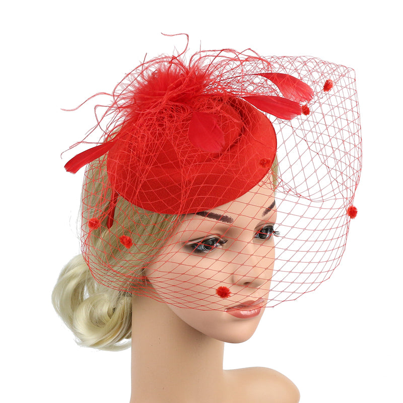 CHAPEAU DE PLUMES AVEC RESILLE